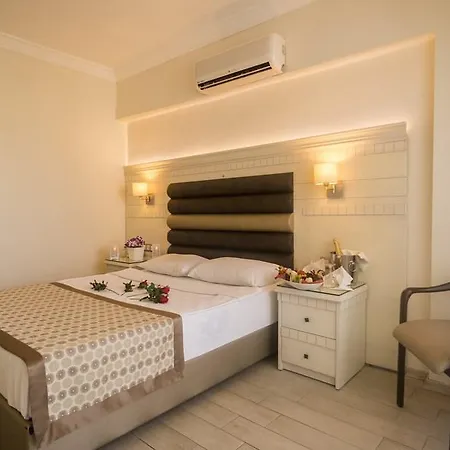 Maya World 4* מרמריס