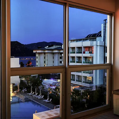 Maya World 4* מרמריס