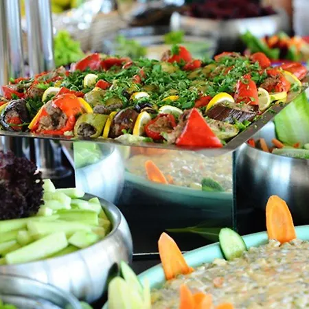 Maya World מרמריס